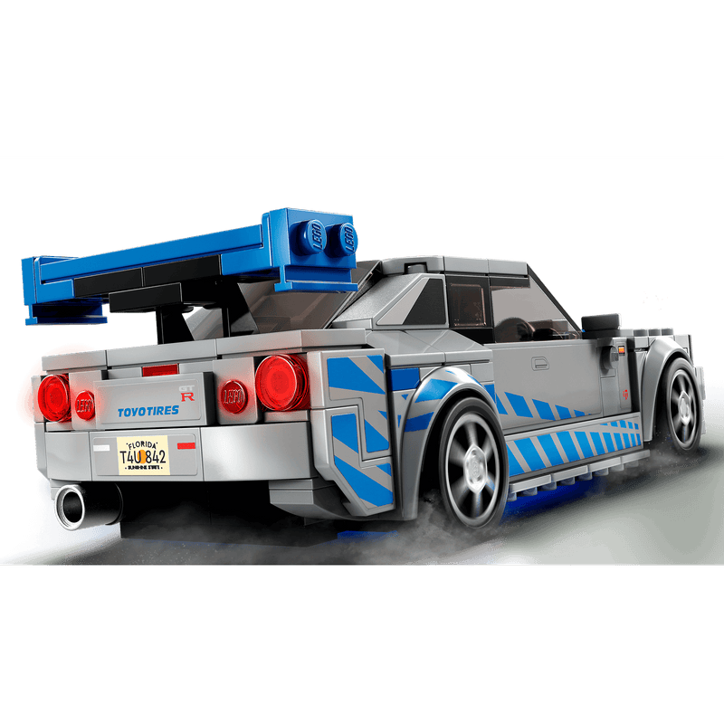 reverse of the lego speed champions nissan skyline